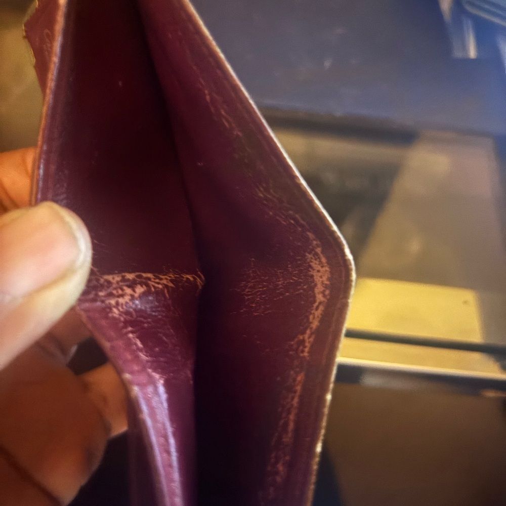 Must de Cartier Bordeaux Bifold Wallet – A Collector’s Statement - Picture 5 of 7